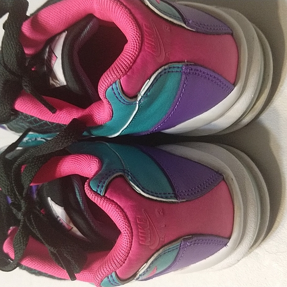 Nike Running Shoes - Picture 5 of 6